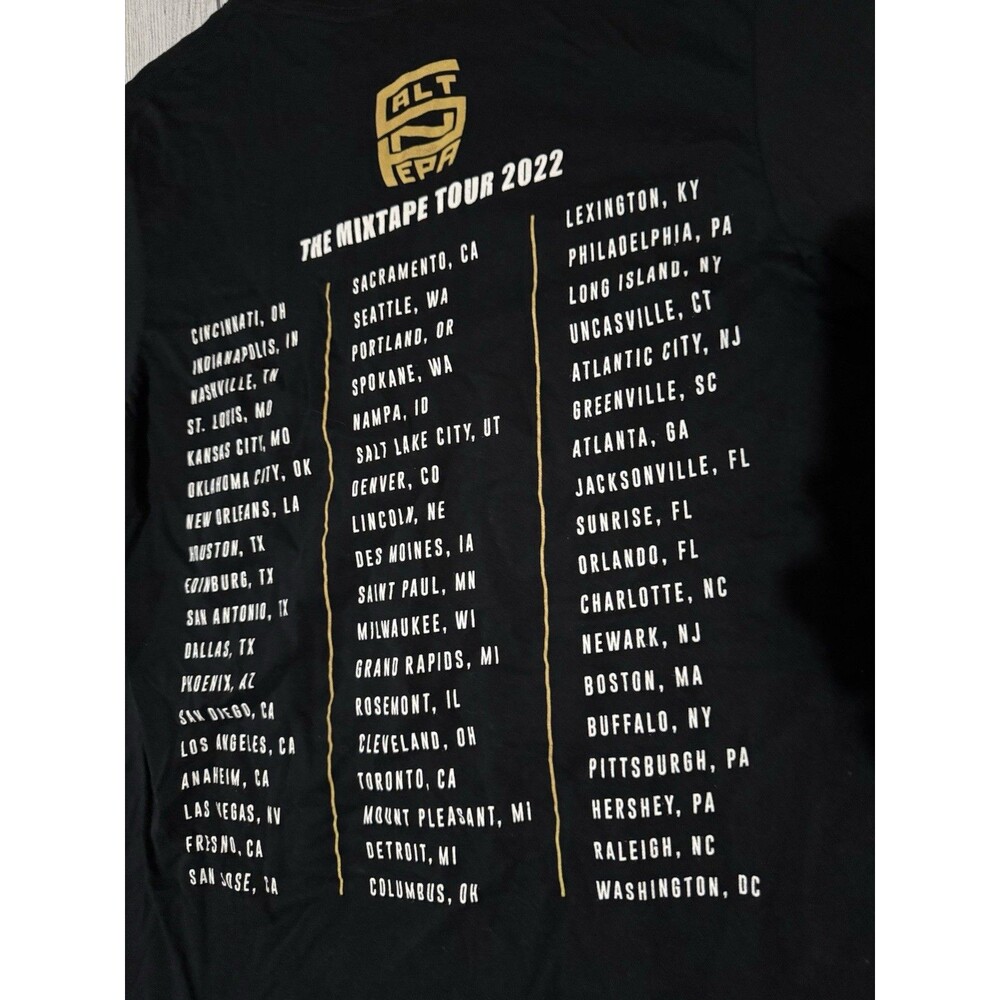 Salt n Pepa The Mixtape Tour 2022 Concert Shirt Size Medium M 2 Sided Dates - Picture 5 of 5